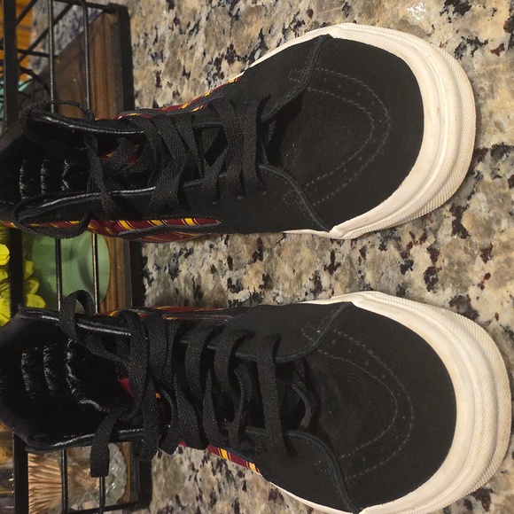 Vans Harry Pottery  Gryffindor High Top Shoes (Read Description) Size 8 1/2 Mens - Picture 2 of 13